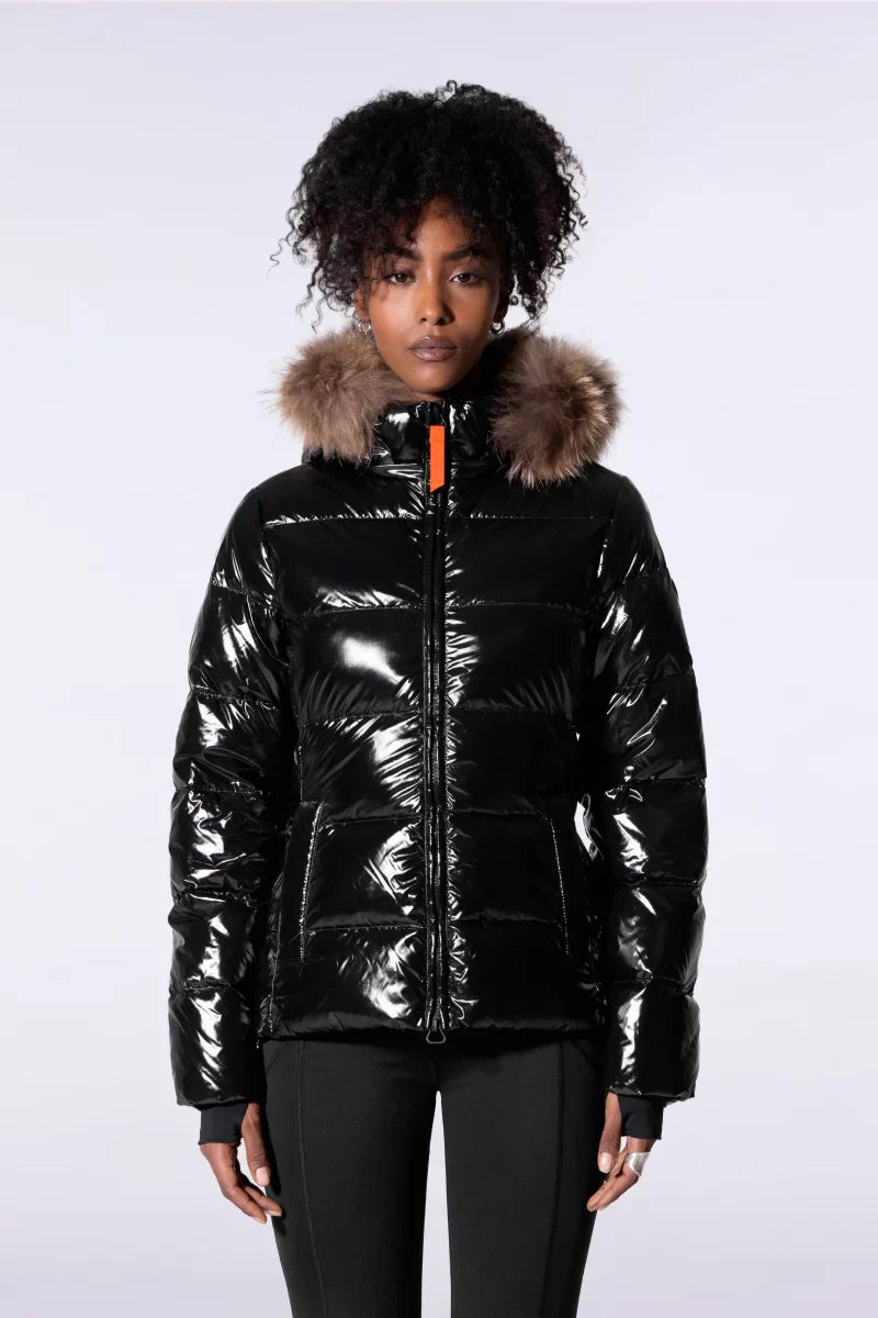 Doudoune glossy cintrée avec capuche en fourrure Olga Bright