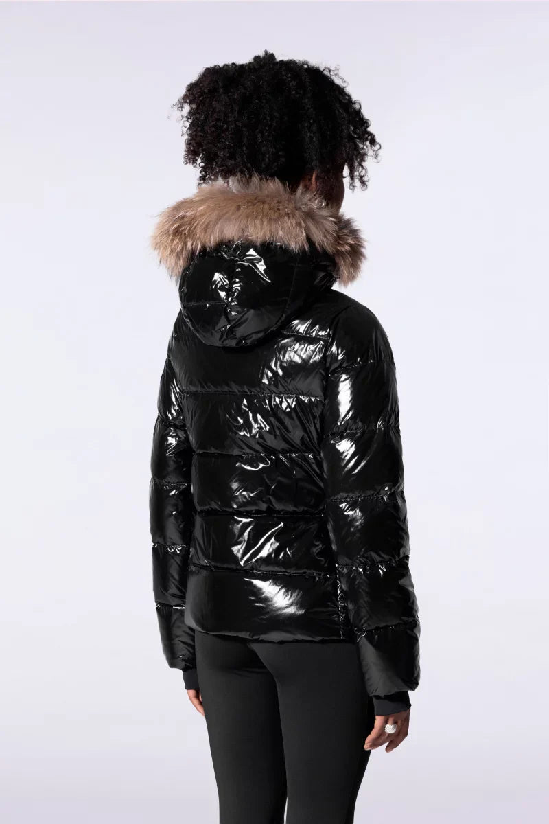 Doudoune glossy cintrée avec capuche en fourrure Olga Bright